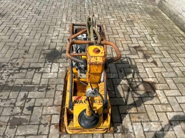 Wacker DPU 3345 H Plate compactors