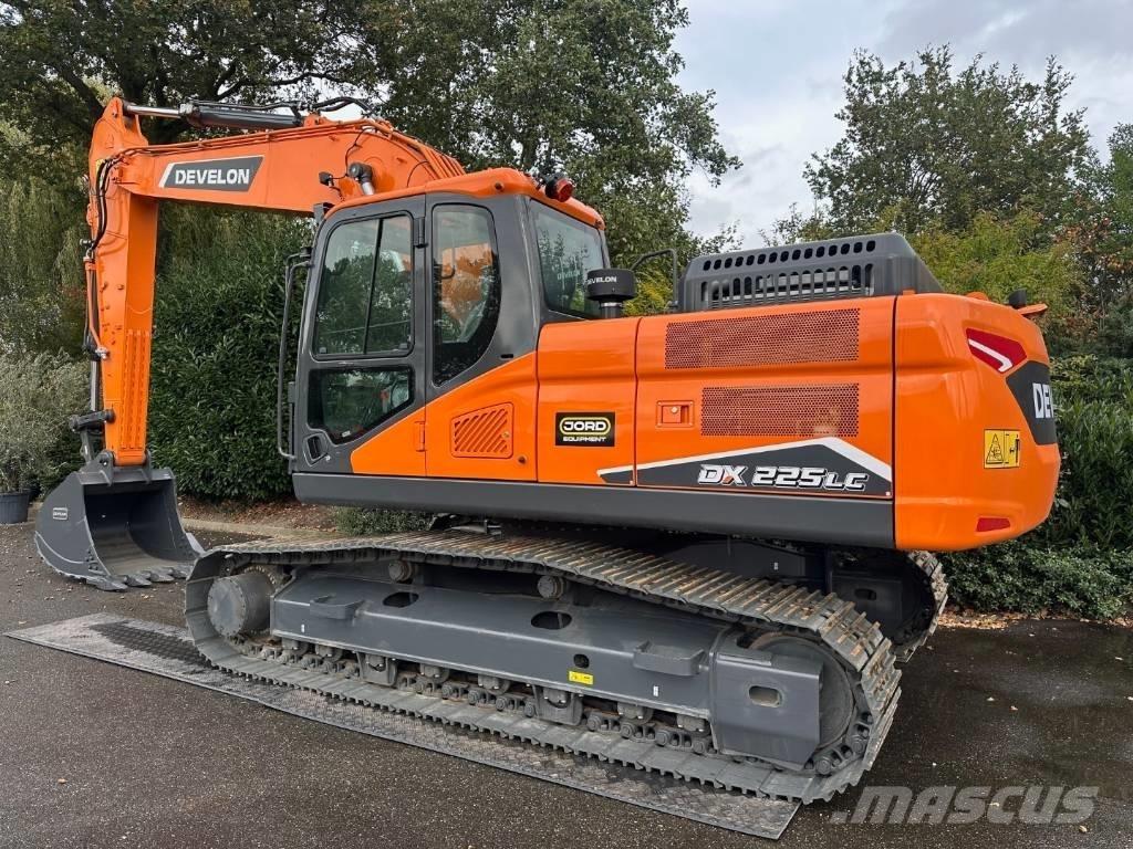 Develon DX 225 LC-7M Crawler excavators