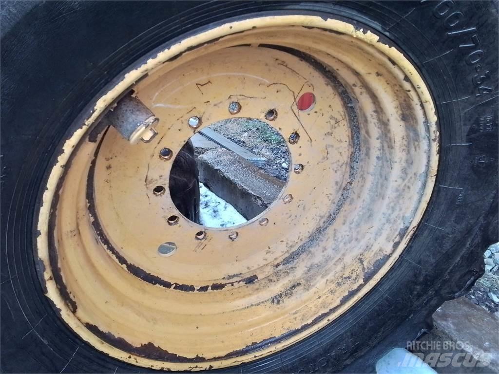 Rottne H20 20x34 Tyres, wheels and rims