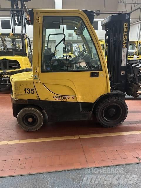 Hyster H2.5FT Diesel trucks