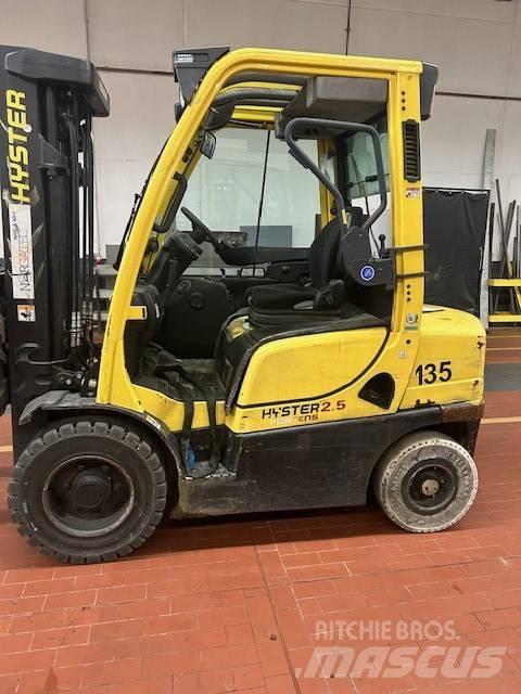 Hyster H2.5FT Diesel trucks