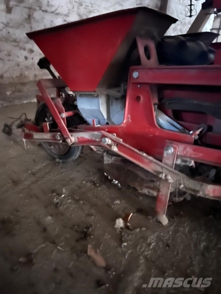 Becker 12 R Sowing machines