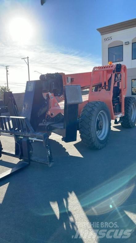 SkyTrak 10054 Telescopic handlers