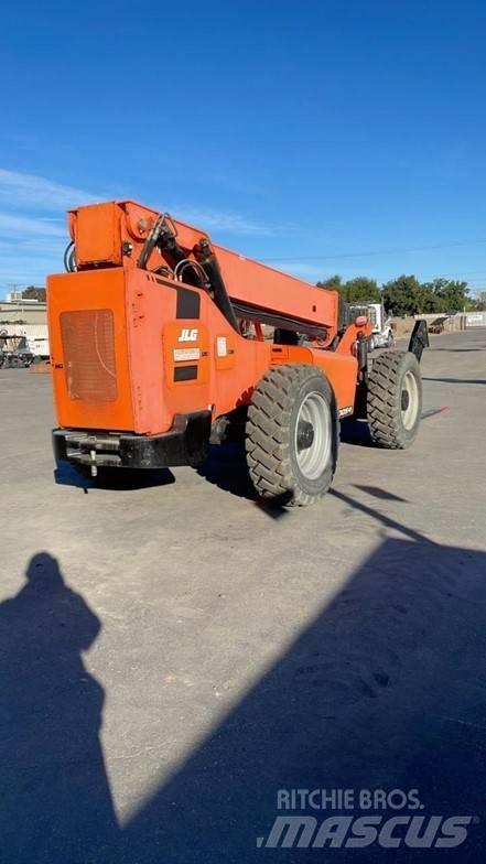 SkyTrak 10054 Telescopic handlers