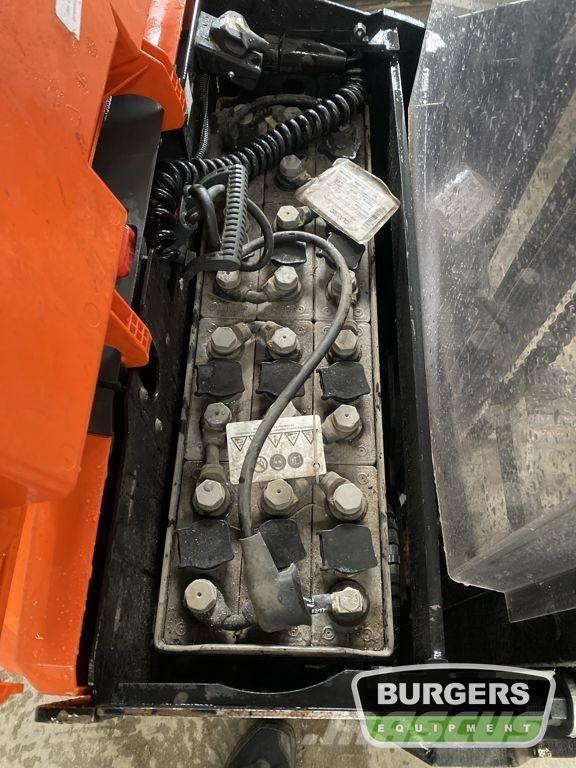 BT SWE120 Pedestrian stacker