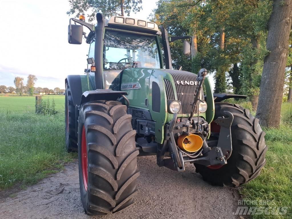 Fendt 712 Vario Tractors