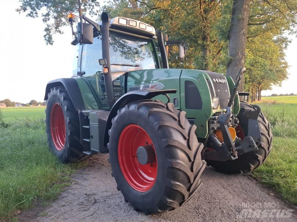 Fendt 712 Vario Tractors