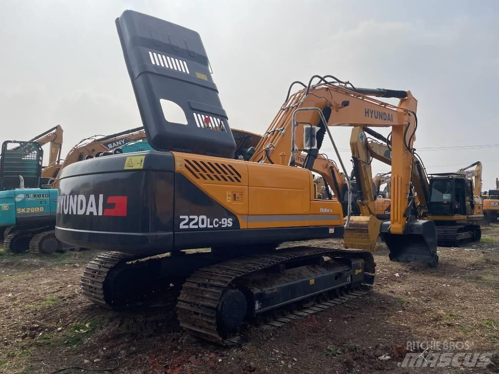 Hyundai R220-9S Crawler excavators