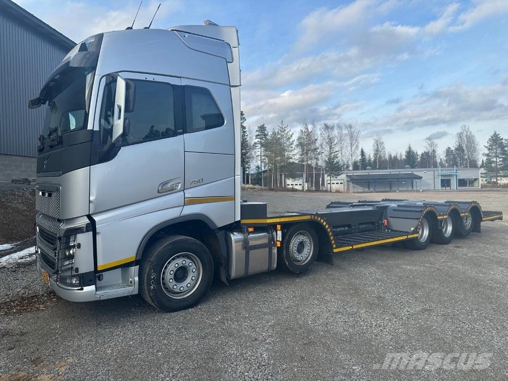 Volvo FH16 750 Forest machine transport trucks