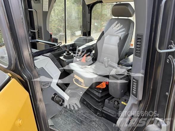 CAT D6 Crawler dozers