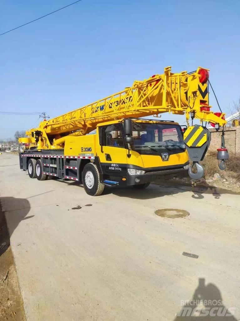XCMG QY30T All terrain cranes