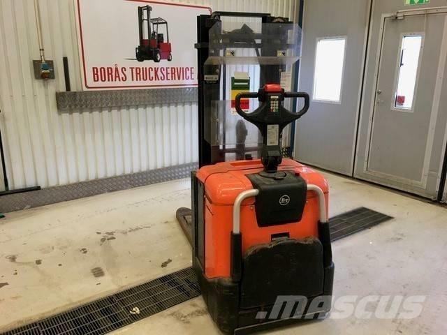 BT SPE 125 L Pedestrian stacker