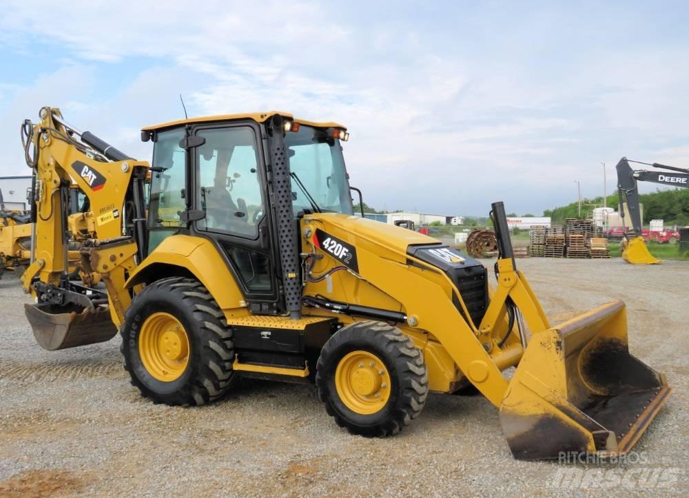 CAT 420F2 Backhoe