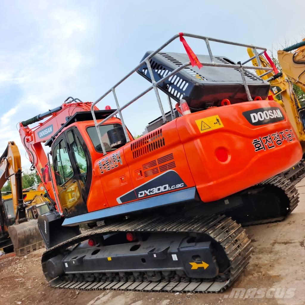 Doosan DX 300 LC Crawler excavators