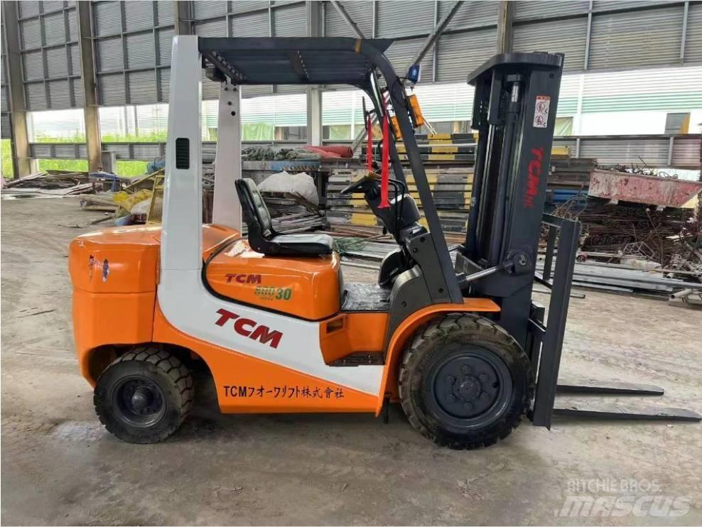 TCM FD 30 Diesel trucks