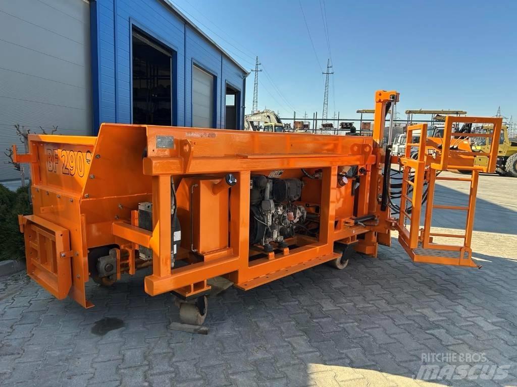 Strassmayr BF 290 Asphalt pavers