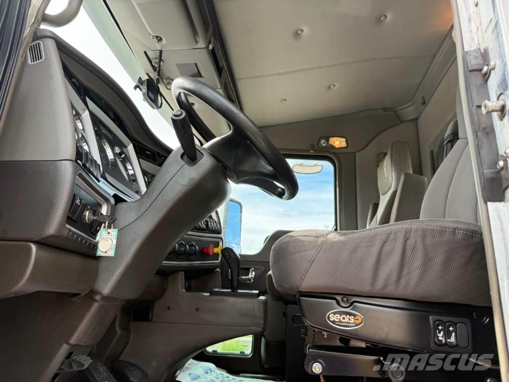 Kenworth T 800 Prime Movers