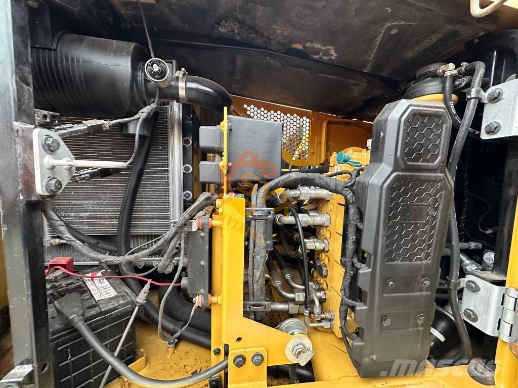 CAT 310 Crawler excavators