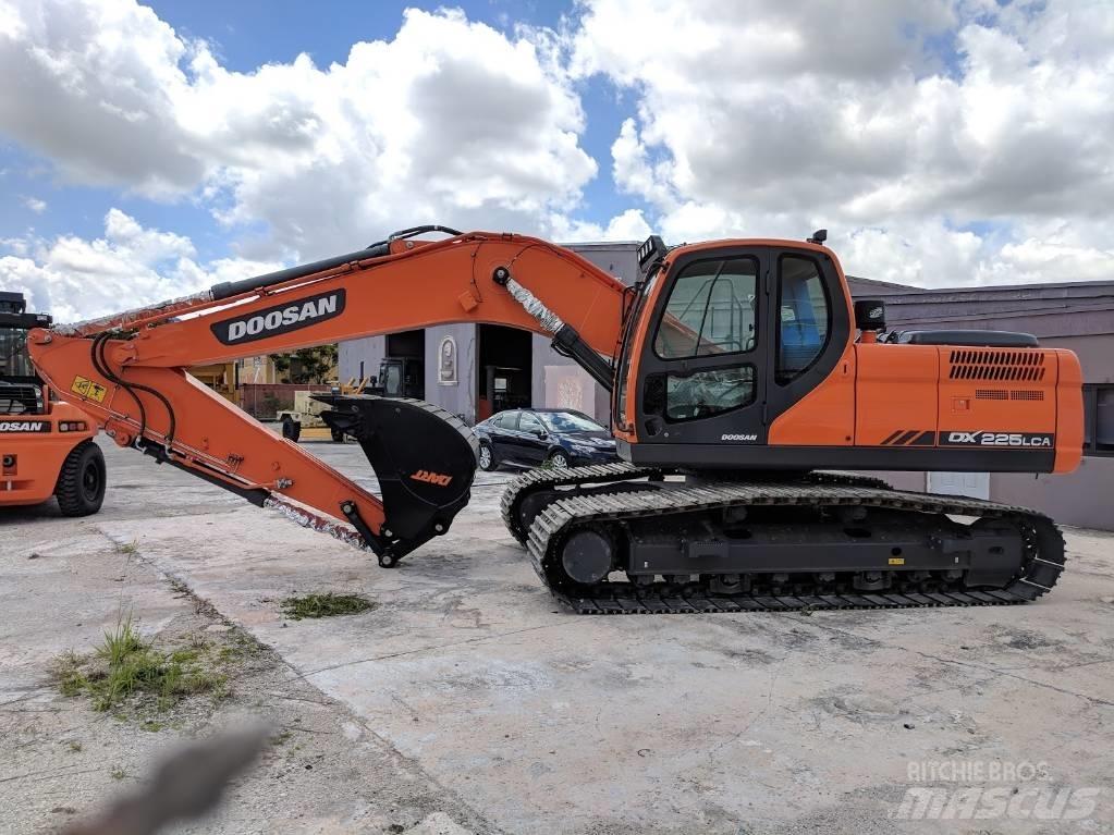 Doosan DX 225 LCA Crawler excavators
