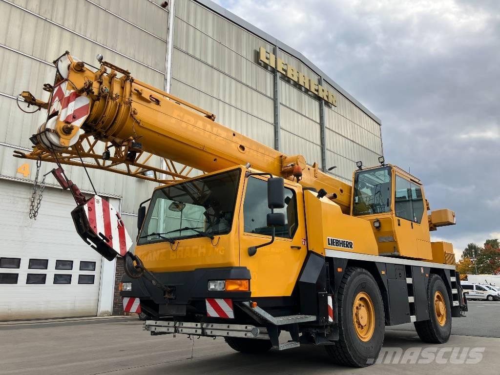 Liebherr LTM 1030-2 All terrain cranes