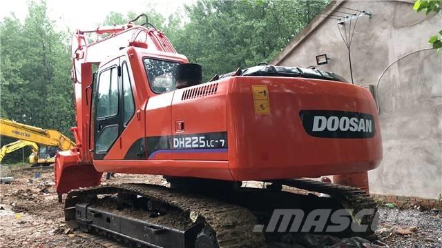 Doosan DH225 Crawler excavators