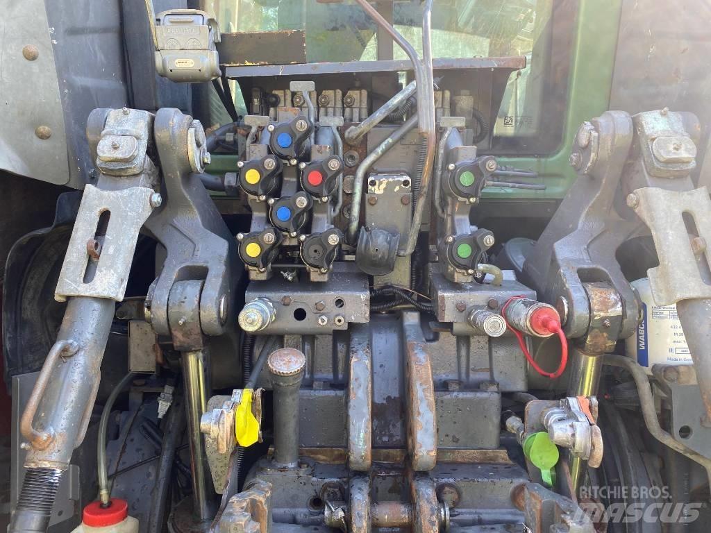 Fendt 933 Vario Tractors