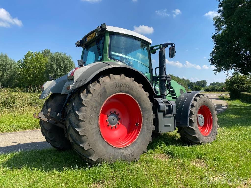 Fendt 933 Vario Tractors