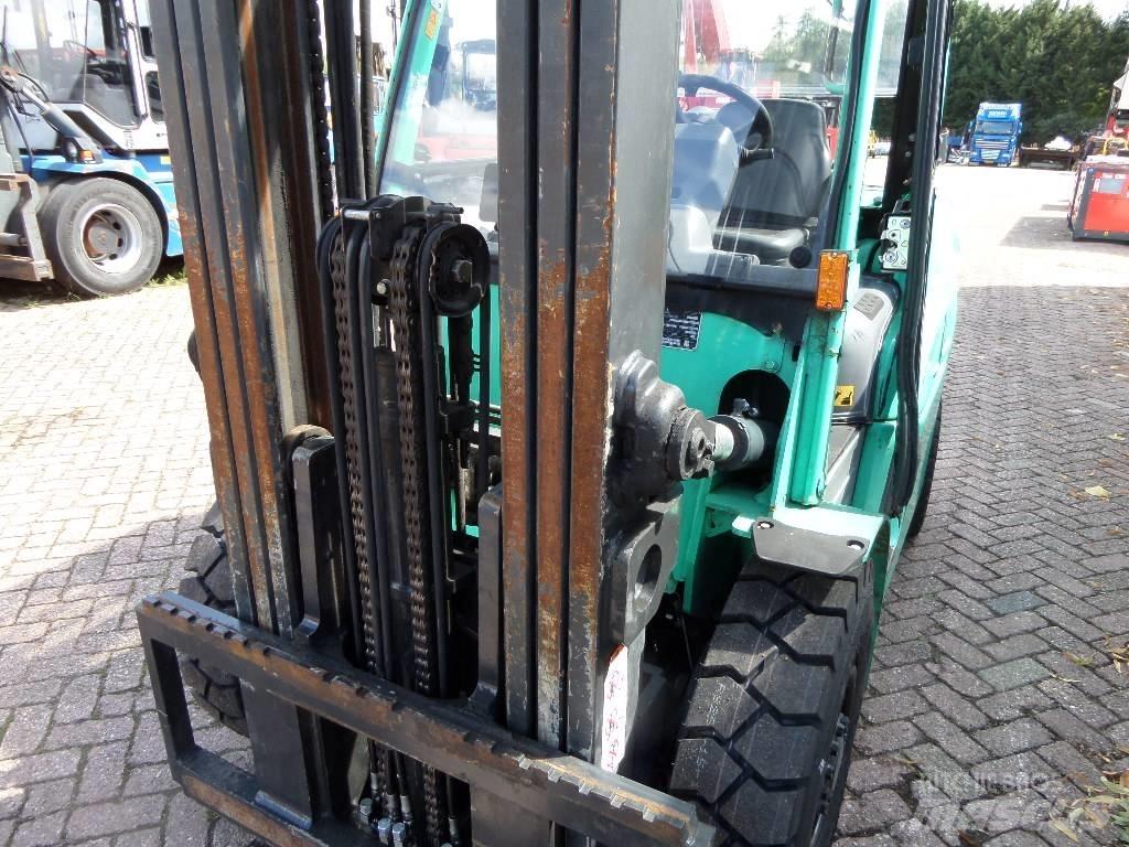Mitsubishi FD45NT Diesel trucks