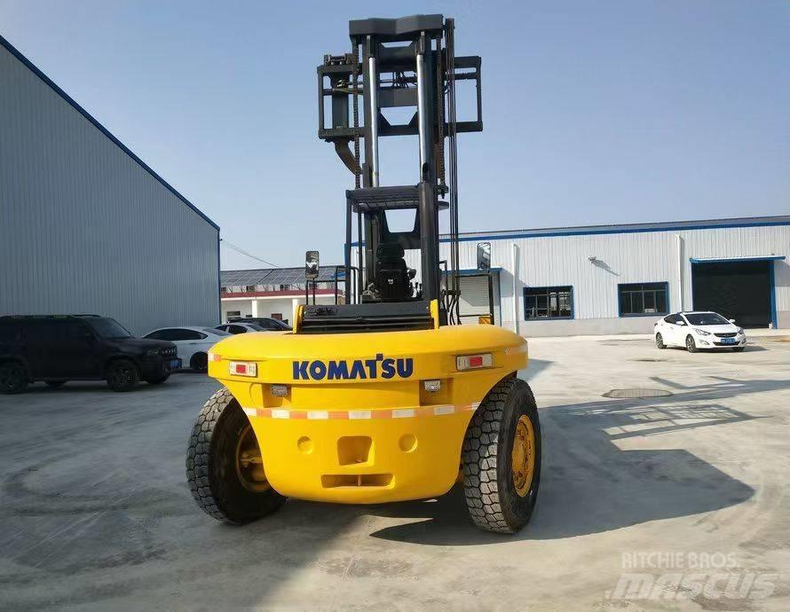 Komatsu FD 200 Diesel trucks