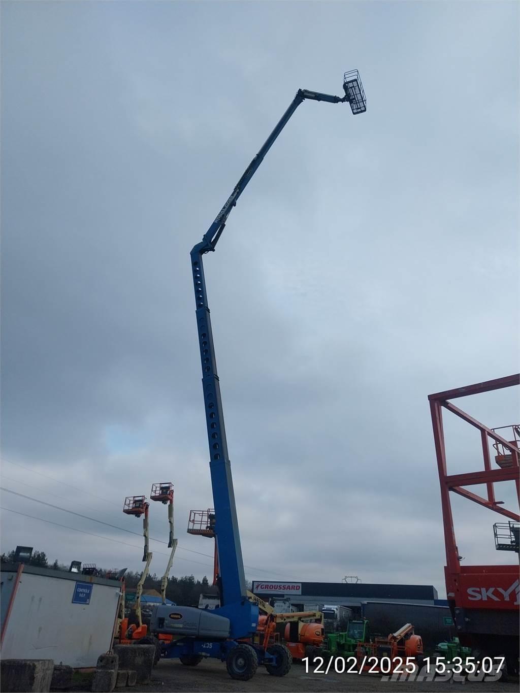 Genie Z135/70 Articulated boom lifts