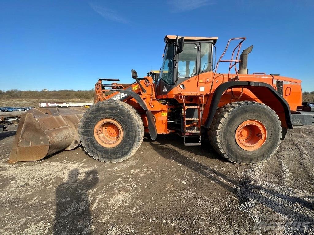 Doosan DX420-3 Wheeled excavators