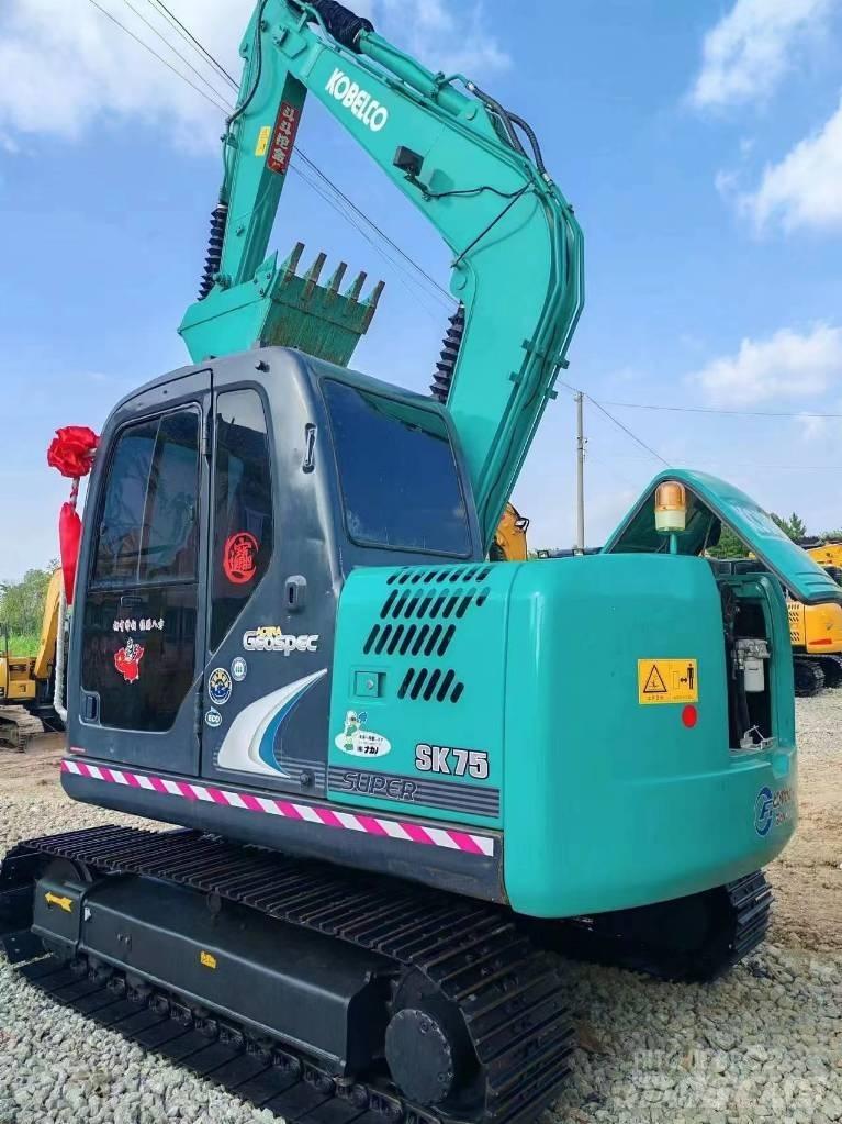 Kobelco SK 75 Crawler excavators