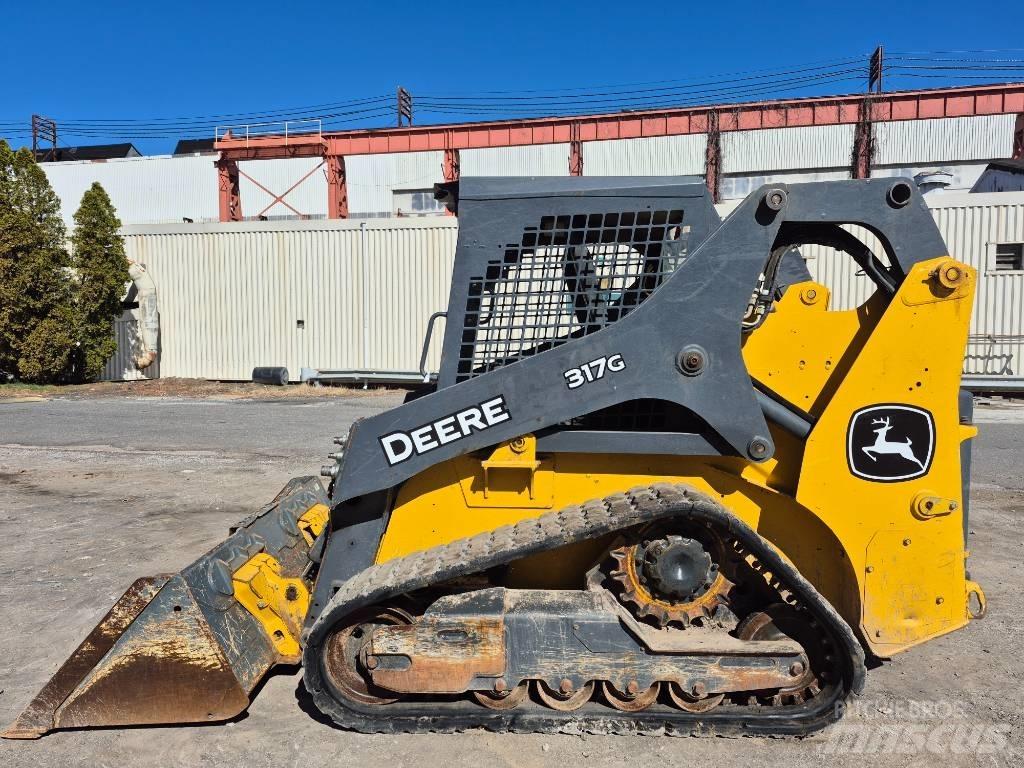 John Deere 317 Skid steer loaders