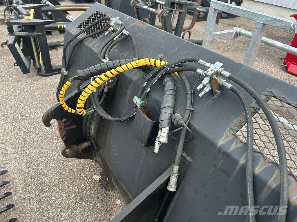Esve Siipikauha Front loader accessories