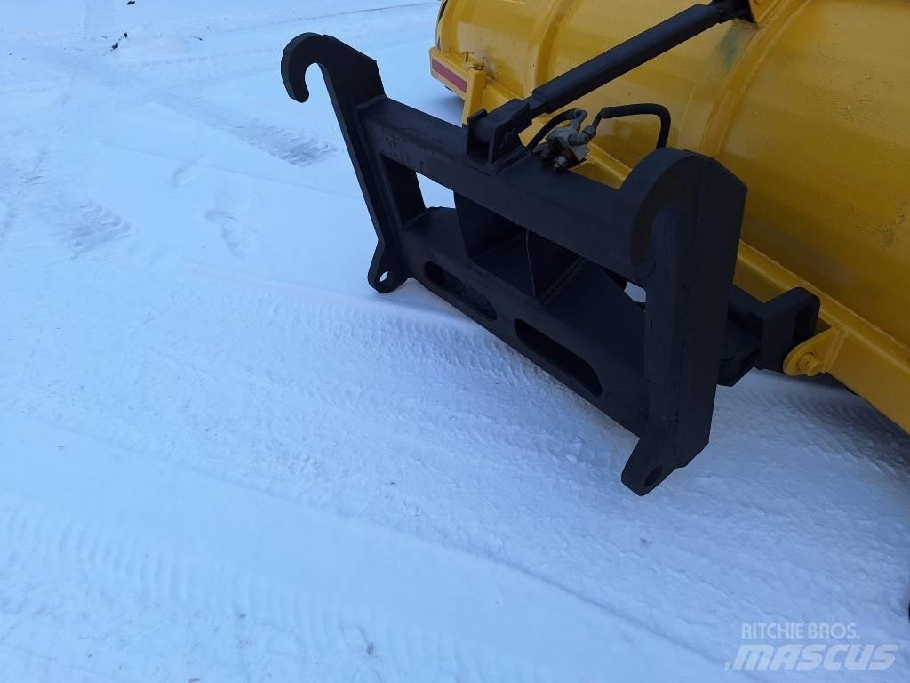 Rote 360 alueaura Snow blades and plows