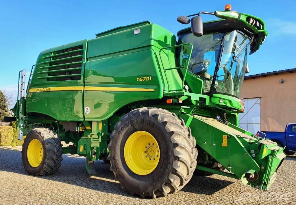 John Deere T670 Combine harvesters