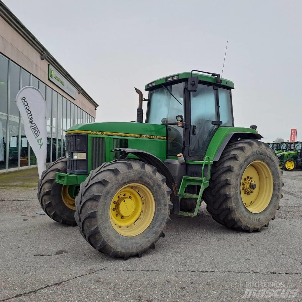 John Deere 7700 Tractors