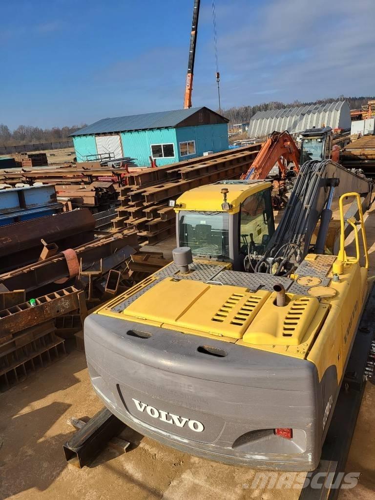 Volvo 210CLR Amphibious Excavators