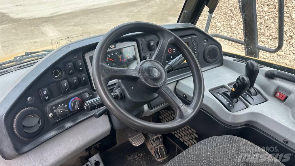 CAT tombereaux Site dumpers