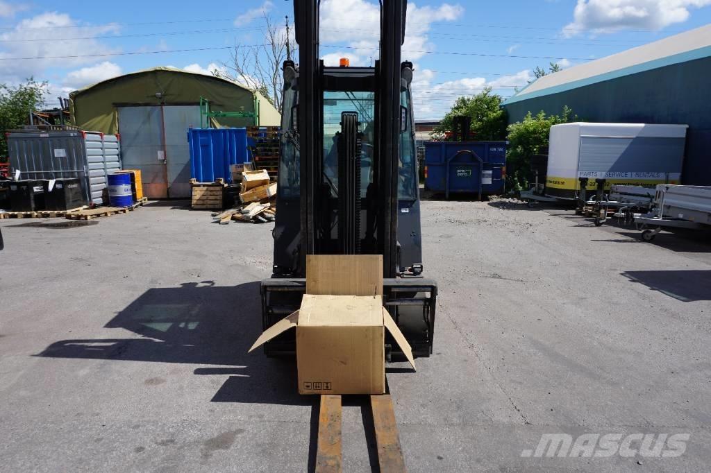 Toyota 8FBMT35 Electric forklift trucks