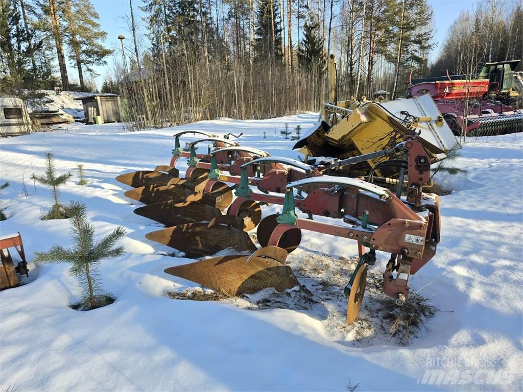 Kverneland AD85 Ploughs