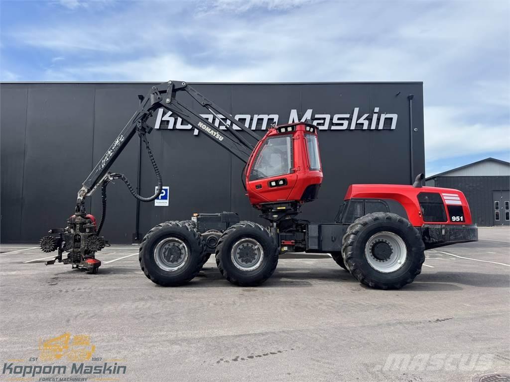 Komatsu 951 Harvesters