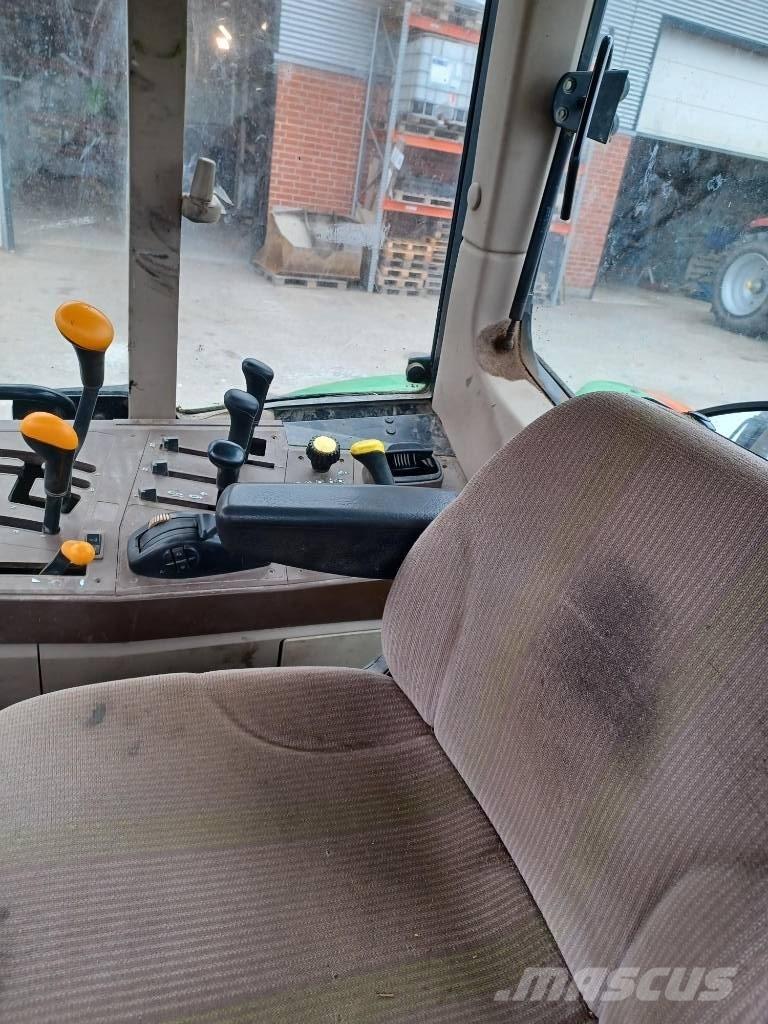 John Deere 6220 Tractors
