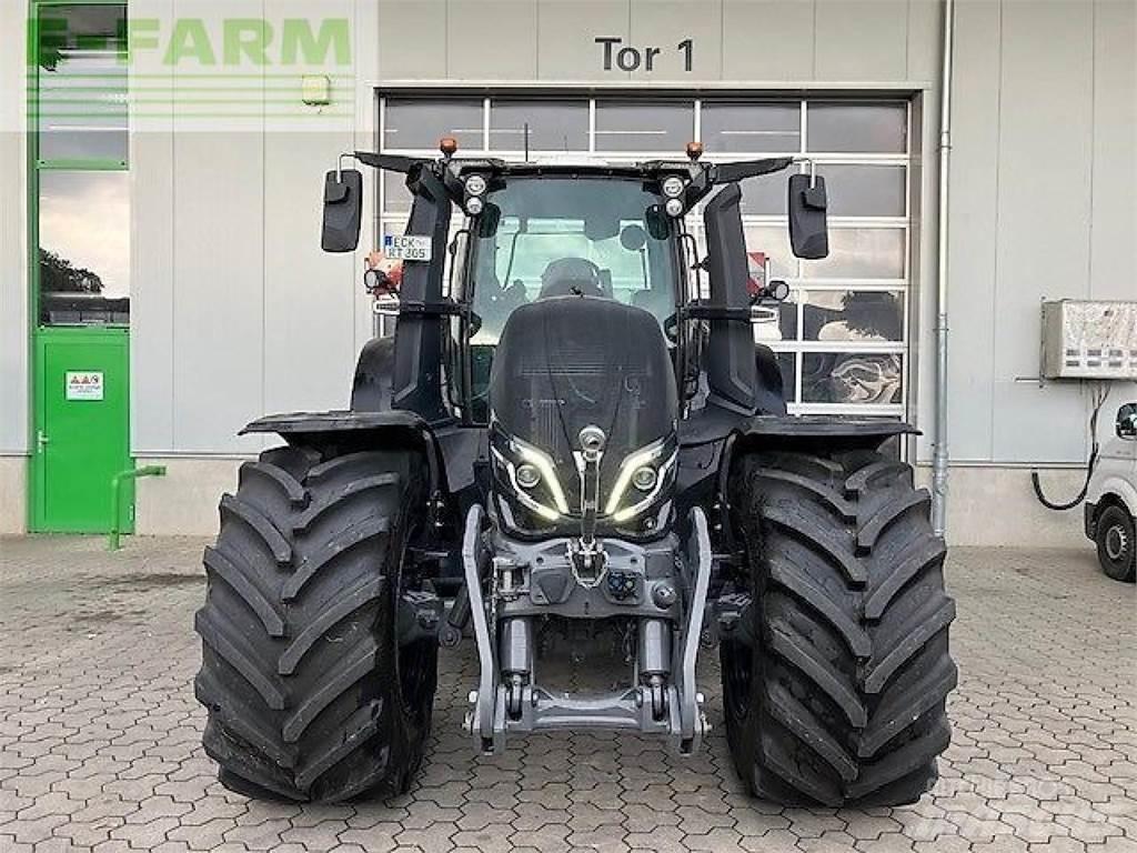 Valtra q305 Tractors