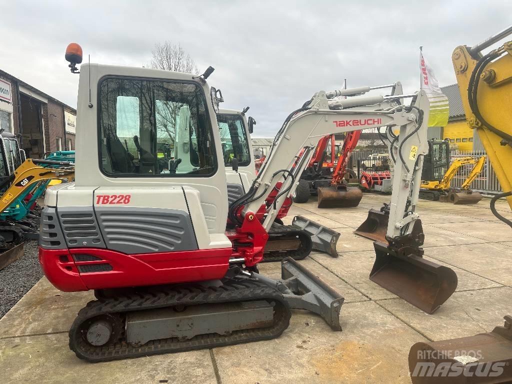 Takeuchi TB228 Mini excavators < 7t (Mini diggers)