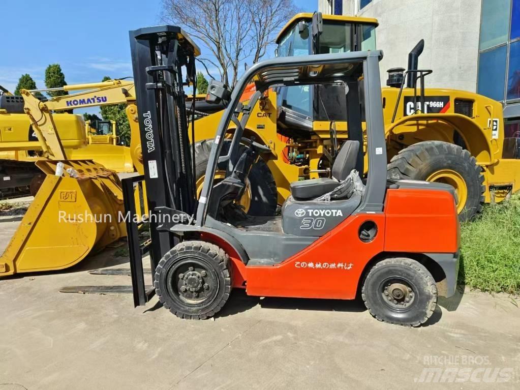 Toyota 8 FD 30 Diesel trucks