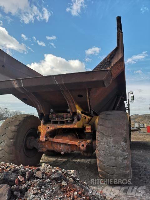 CAT 735 Articulated Haulers