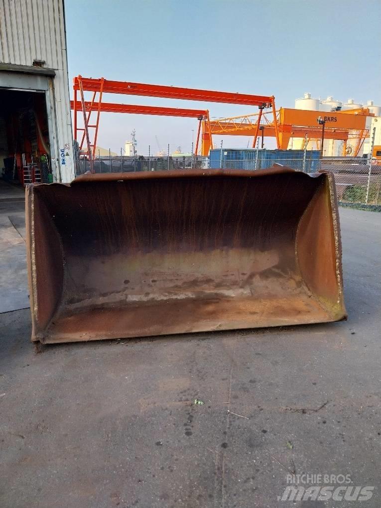 Komatsu WA 470 Buckets