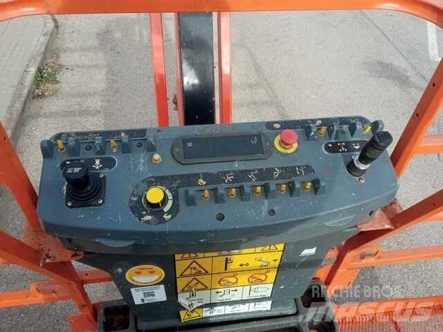 JLG 800 AJ Articulated boom lifts