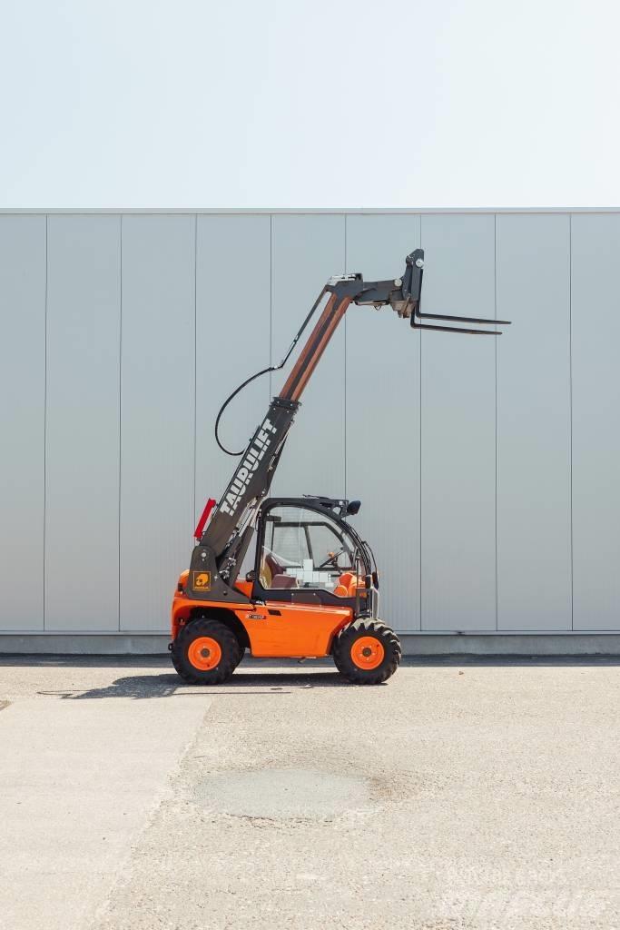 Ausa T 144 H Telescopic handlers